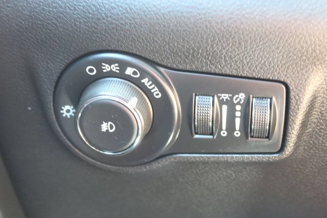 Used 2025 Jeep Compass Trailhawk AWD/4WD image 23