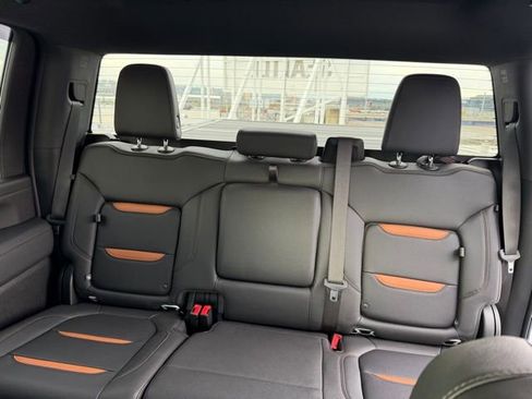 Used 2023 GMC Sierra 2500 AT4 image 16