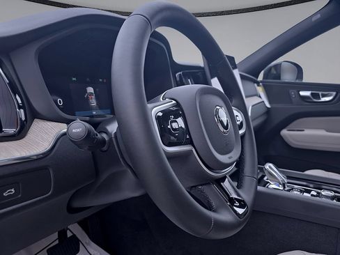 New 2026 Volvo XC60 B5 Plus w/ Climate Package AWD/4WD image 24