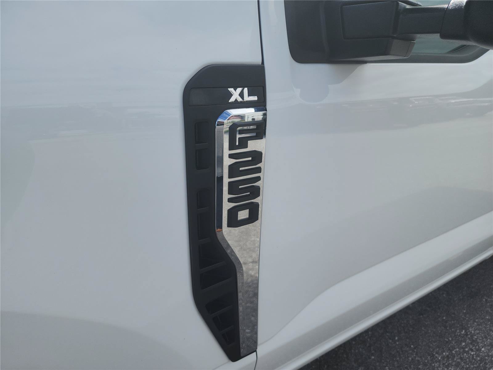 Used 2023 Ford F250 XL w/ XL Chrome Package RWD image 10