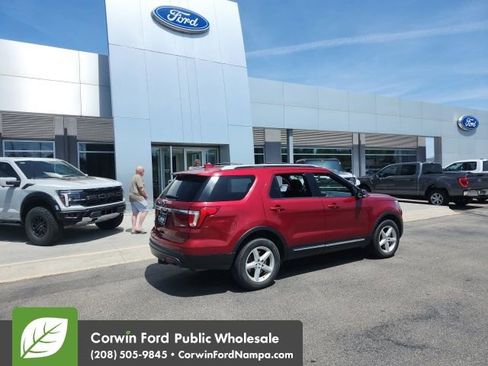 Used 2017 Ford Explorer XLT AWD/4WD image 6