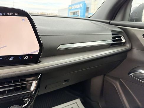 Used 2025 Chevrolet Traverse LT w/ Midnight/Sport Edition image 23