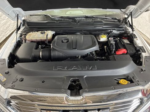 Certified 2025 RAM 1500 Laramie AWD/4WD image 8