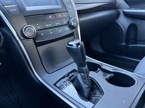 Used 2016 Toyota Camry LE FWD image 16
