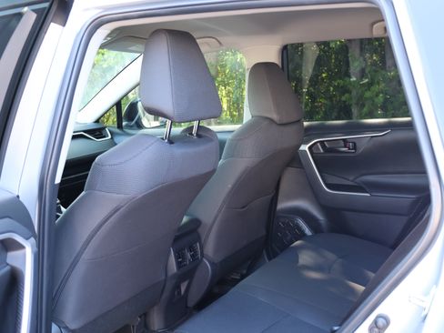 Certified 2025 Toyota RAV4 LE AWD/4WD image 16