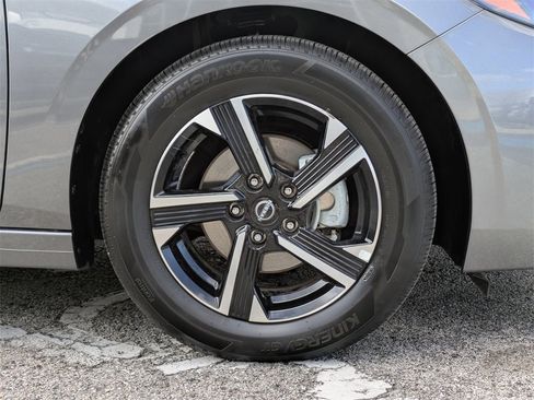 Used 2025 Nissan Sentra SV image 11