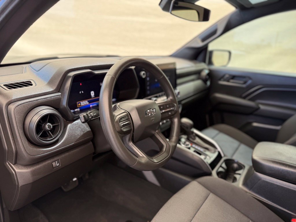 Used 2024 Chevrolet Colorado Trail Boss AWD/4WD image 31