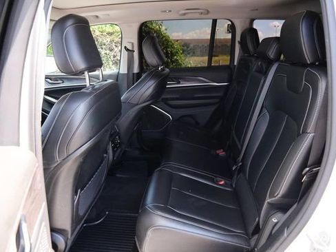 Used 2024 Jeep Grand Cherokee Limited 4xe AWD/4WD image 11