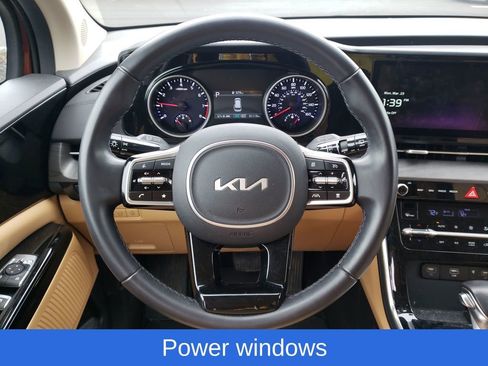 Used 2024 Kia Carnival EX image 13