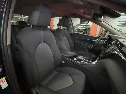 Certified 2018 Toyota Camry LE w/ Convenience Package image 21