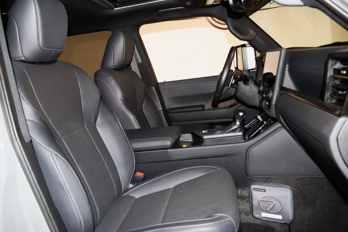 Used 2024 Lexus GX 550 w/ Accessory Package (2T) AWD/4WD image 54