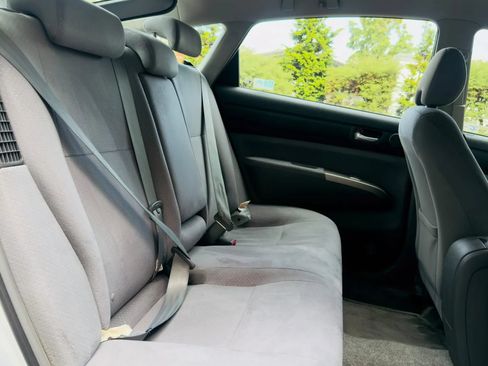 Used 2007 Toyota Prius w/ Pkg 3 FWD image 12