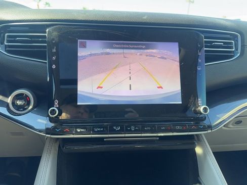 Used 2024 Jeep Wagoneer 2WD w/ Premium Group I image 23