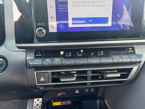 Used 2025 Toyota Camry SE FWD image 15