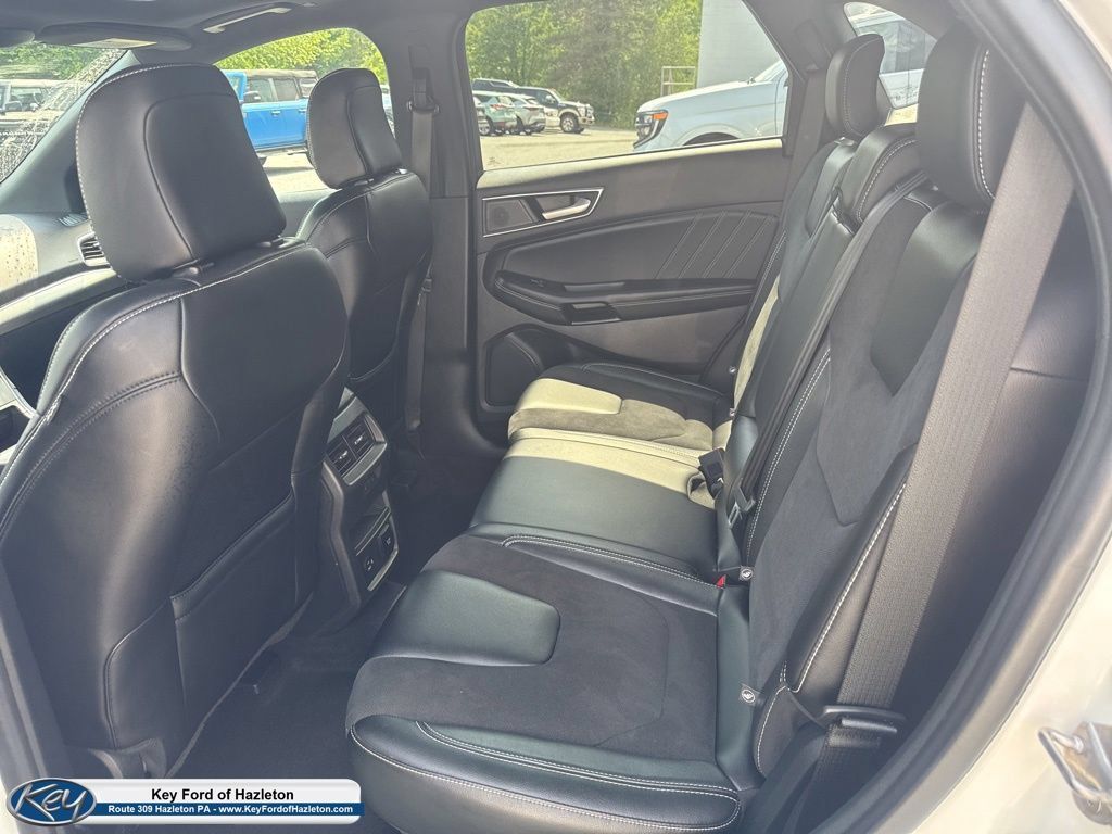 Used 2022 Ford Edge ST w/ Equipment Group 401A AWD/4WD image 38