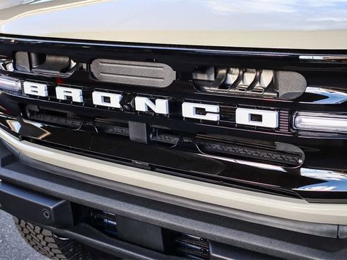 New 2025 Ford Bronco Outer Banks w/ Sasquatch Package image 5