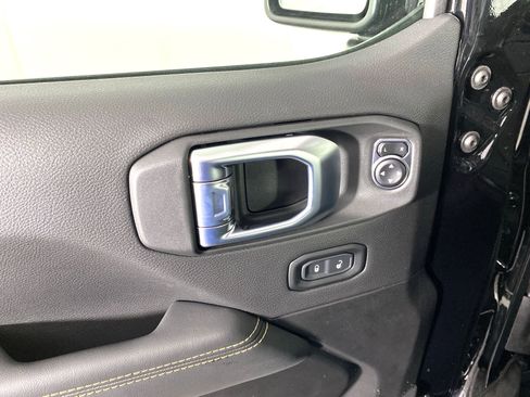 New 2026 Jeep Wrangler Unlimited Sahara AWD/4WD image 13