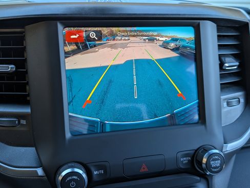 Used 2024 RAM 2500 Big Horn w/ Bed Utility Group image 26