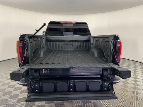 Used 2024 GMC Sierra 2500 AT4 w/ AT4 Premium Plus Package image 11