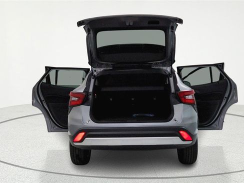 New 2026 Chevrolet Trax LT w/ LT Convenience Package FWD image 7