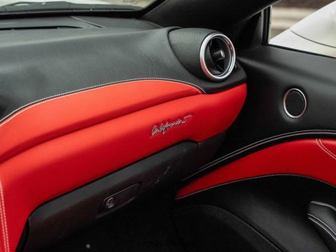 Used 2016 Ferrari California T image 52
