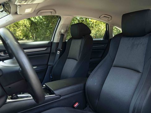 Used 2019 Honda Accord LX image 17