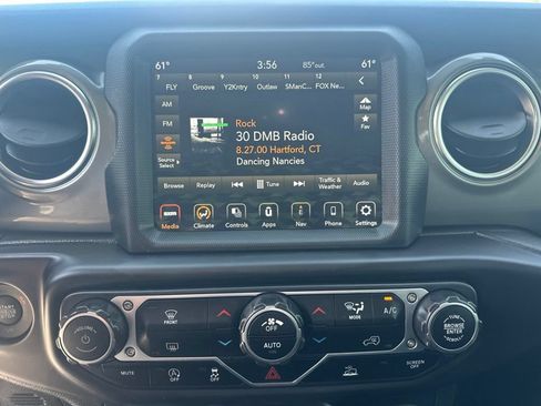 Used 2023 Jeep Gladiator Overland AWD/4WD image 26