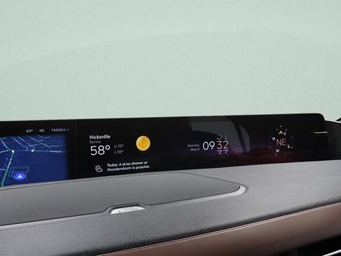 Used 2025 Lincoln Navigator Reserve AWD/4WD image 14