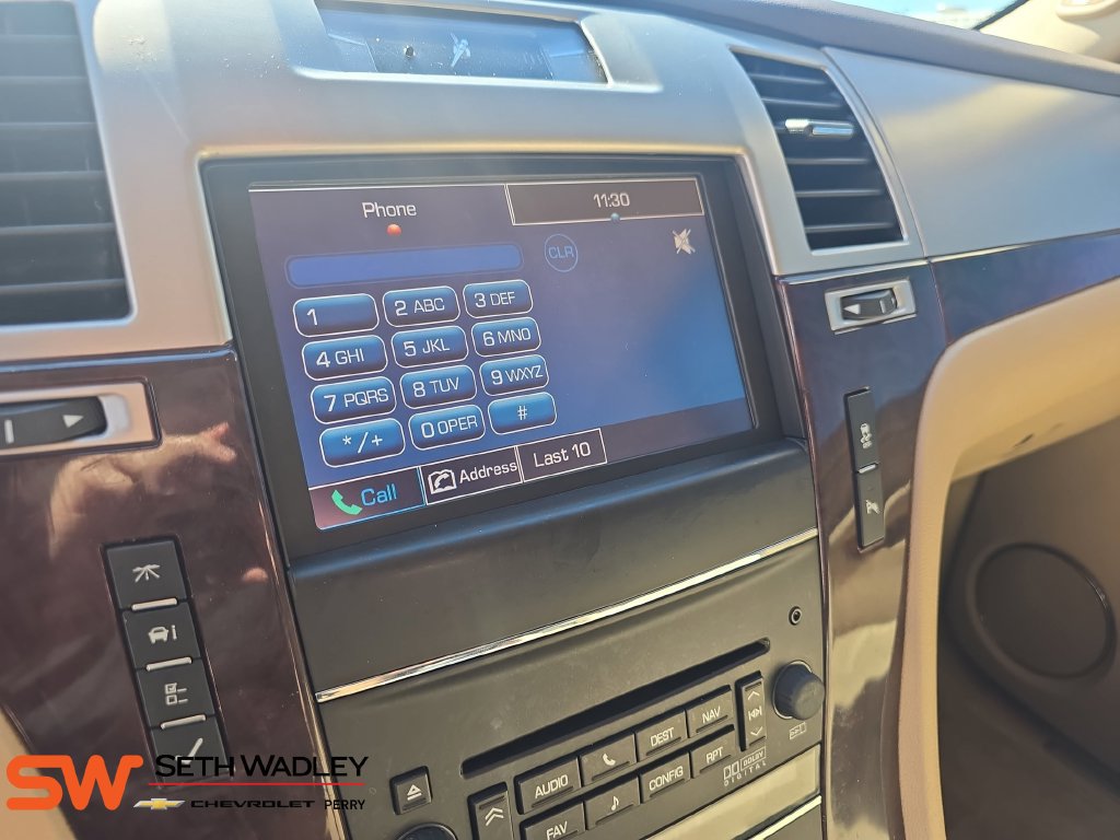 Used 2013 Cadillac Escalade Luxury AWD/4WD image 22