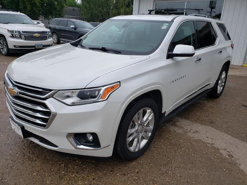 Used 2018 Chevrolet Traverse High Country image 1