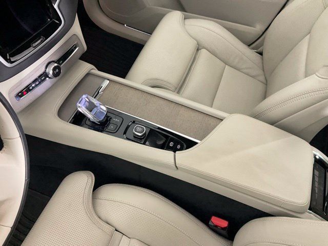 Certified 2024 Volvo XC90 T8 Ultimate w/ Protection Package Premier AWD/4WD image 20