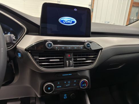 Used 2021 Ford Escape SE FWD image 25