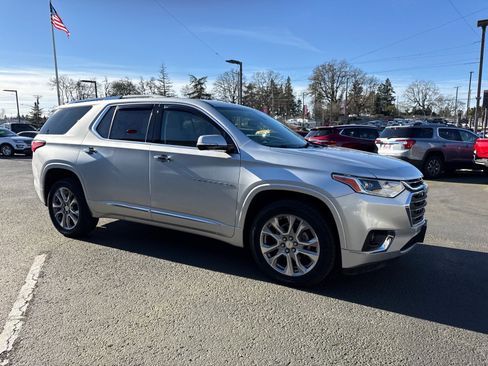 Used 2018 Chevrolet Traverse Premier image 14