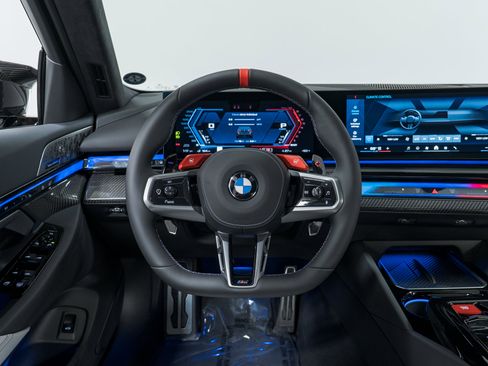 Used 2026 BMW M5 w/ Carbon Package image 18