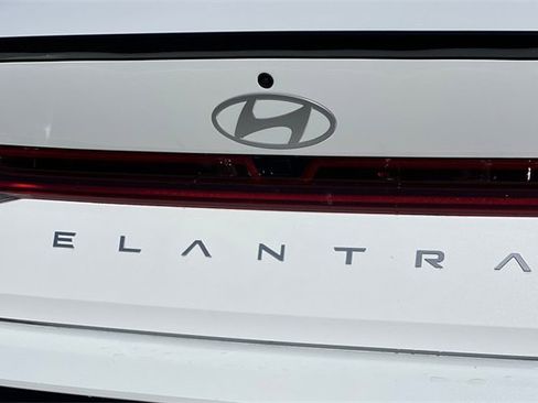 New 2026 Hyundai Elantra SEL Sport image 9
