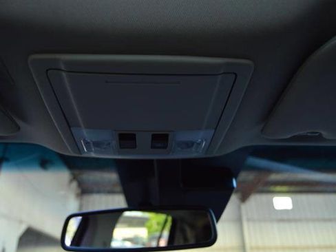 Used 2012 Lincoln MKT AWD image 31