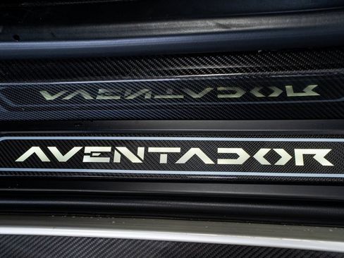 Used 2017 Lamborghini Aventador S image 62