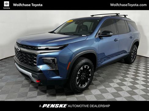 Used 2025 Chevrolet Traverse Z71 image 1