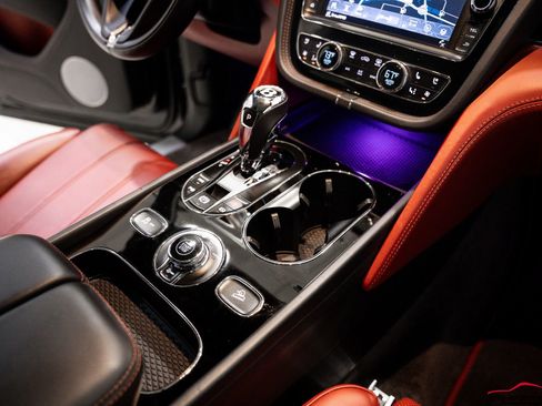 Used 2018 Bentley Bentayga image 66