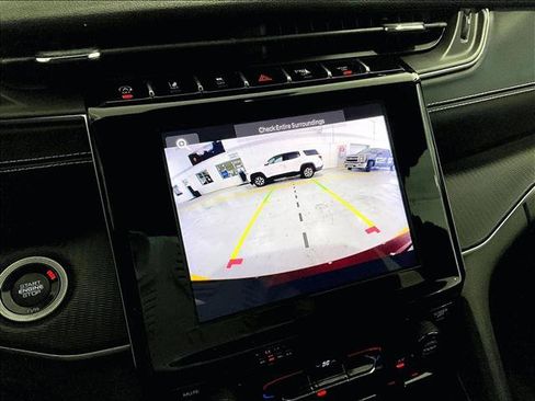 Used 2023 Jeep Grand Cherokee Laredo RWD image 23