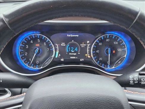 Used 2017 Chrysler Pacifica Touring-L Plus image 10