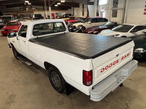 Used 1993 Dodge D/W Truck 250 RWD image 17