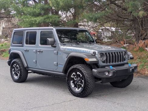 Certified 2025 Jeep Wrangler Unlimited Rubicon 4xe w/ Convenience Group AWD/4WD image 3