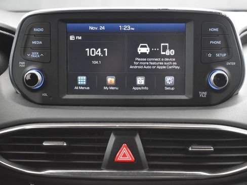 Used 2019 Hyundai Santa Fe SE image 10