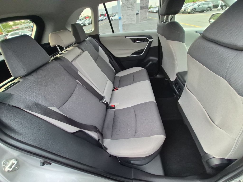 Used 2025 Toyota RAV4 XLE AWD/4WD image 25