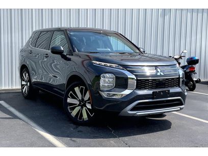 Used 2025 Mitsubishi Outlander SE