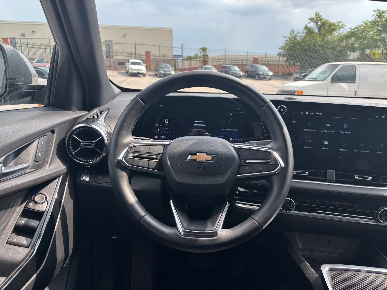 Used 2025 Chevrolet Equinox LT FWD image 33