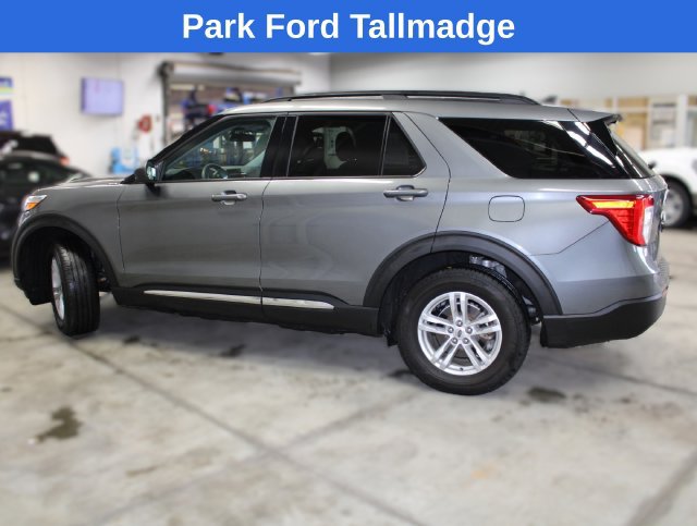 Used 2023 Ford Explorer XLT AWD/4WD image 1