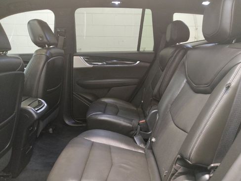 Used 2020 Cadillac XT6 Premium Luxury AWD/4WD image 18