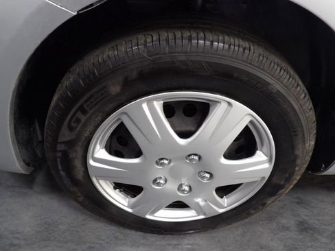 Used 2018 Nissan Versa SV image 16